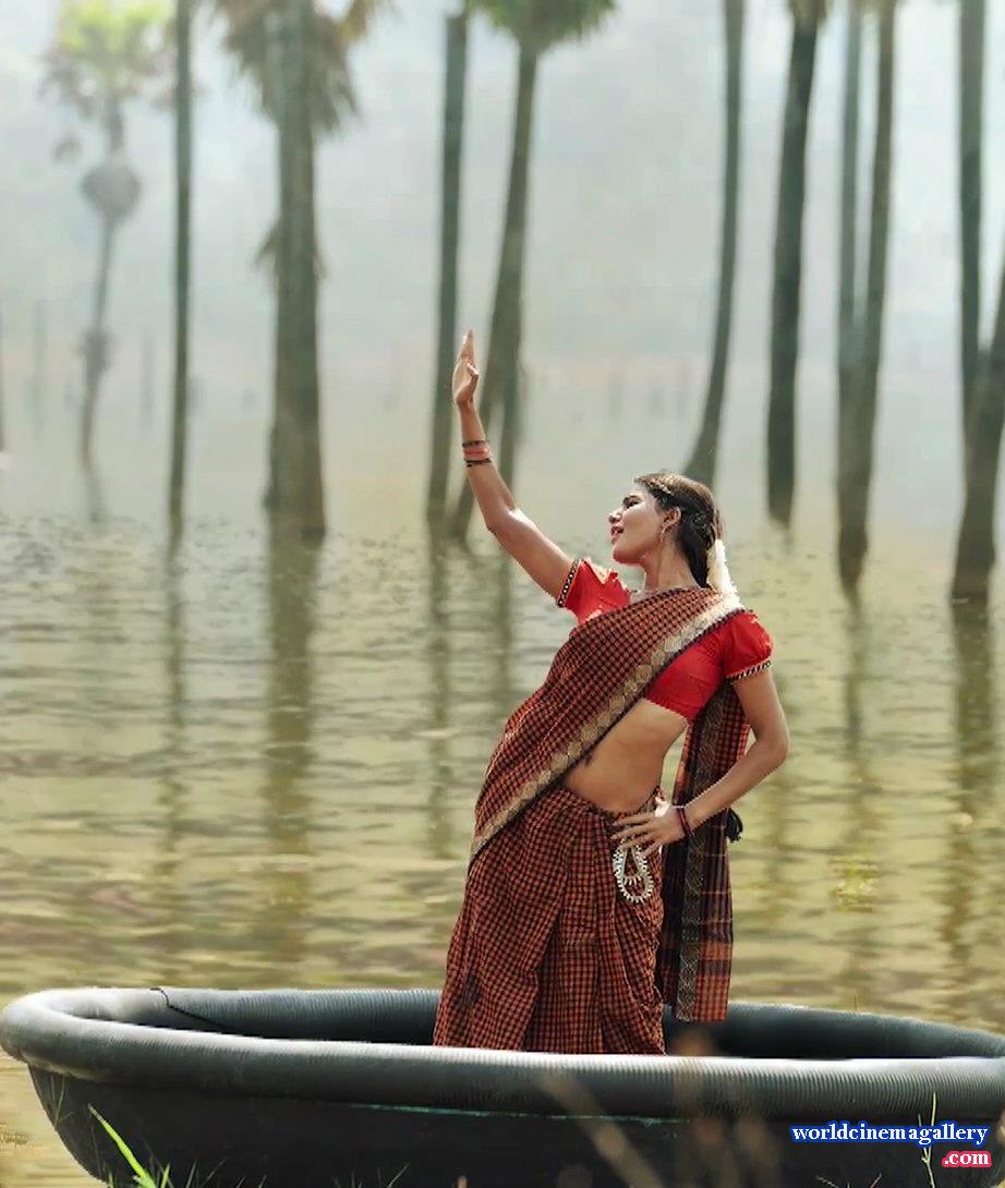 Samantha Hot Stills At Rangasthalam Movie