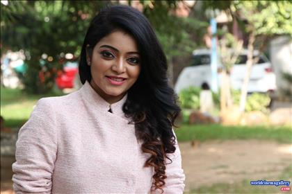 Janani Iyer Latest Photo Stills