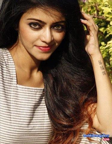 Janani Iyer Latest Photo Stills