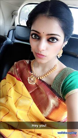 Janani Iyer Latest Photo Stills