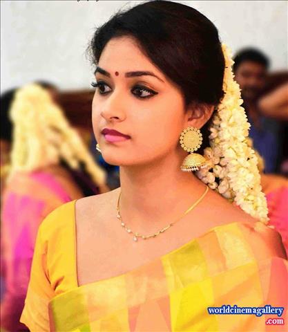 Keerthy Suresh latest Hot stills