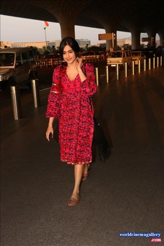 Adah Sharma latest hot stills from airport 
