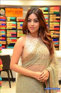 Anu Emmanuel Launches  KLM Shopping Mall 