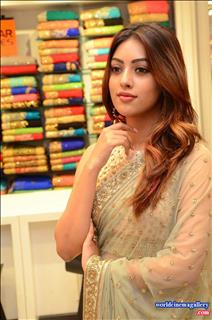 Anu Emmanuel Launches  KLM Shopping Mall 