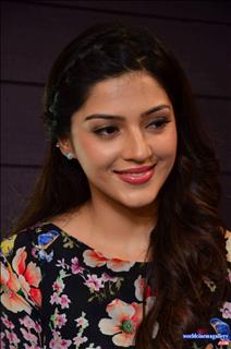 Mehreen Kaur pirzada from Nenjil Thunivirundhal