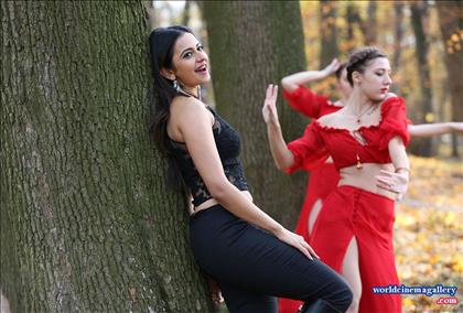 Rakul Preet Singh stills from Duet song in Winner Movie