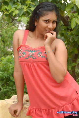 Siri Sri maa voollo osari em jarigindante movie Hot stills