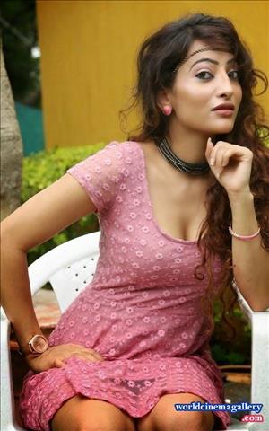 Alanki Hot Cleavages Stills