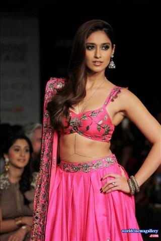 Ileana Sexy Navel Exposing Rampwalk Latest Stills