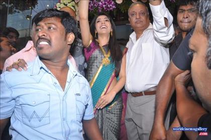 Kajal Aggarwal Stills in Green Silk Saree at Chennai Shopping Mall launch
