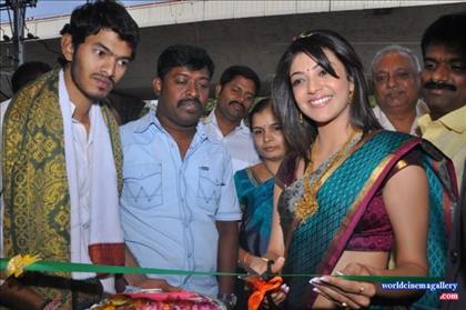 Kajal Aggarwal Stills in Green Silk Saree at Chennai Shopping Mall launch