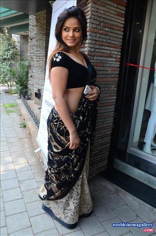 Neetu Chandra Hot Black Saree at Sandhya Singh’s Store Launch in Mumbai