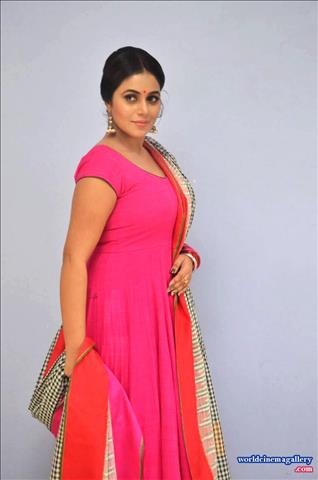 Poorna Shamna Kasim at Jayammu Nischayammu Raa Teaser Launch