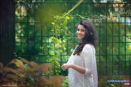 Priya Shankar Cute Saree Stills