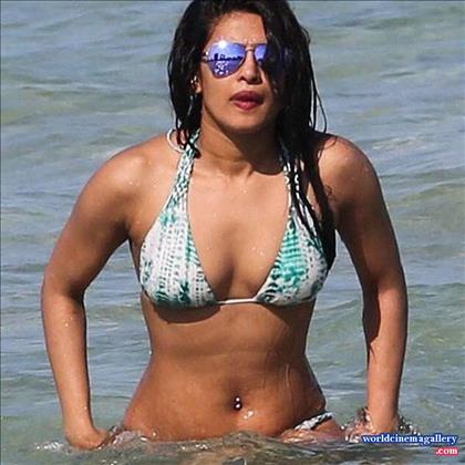 Priyanka Chopra Hottest Bikini Avatar at Miami Beach