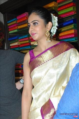 Rakul Preet Singh Hot Stills