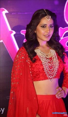 Rashi Khanna Lehenga choli at Apsara Awards 2016