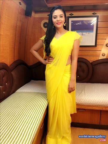 Sreemukhi Cute in Yellow Saree 