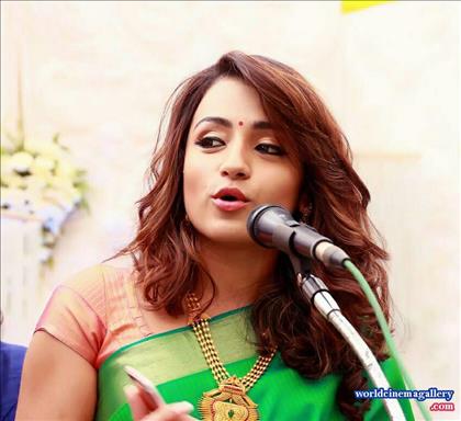 Trisha Hot Stills