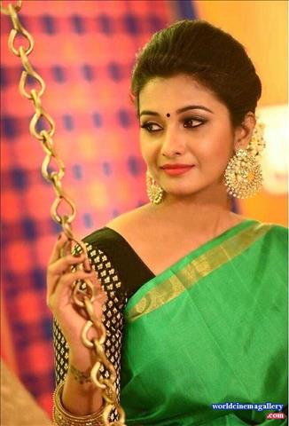 Priya Bhavani Shankar Green Saree stills at pothys ads