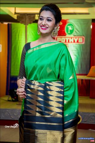 Priya Bhavani Shankar Green Saree stills at pothys ads