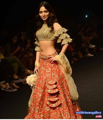 Tamanna Hot Stills at Lakme Fashion Week 2018