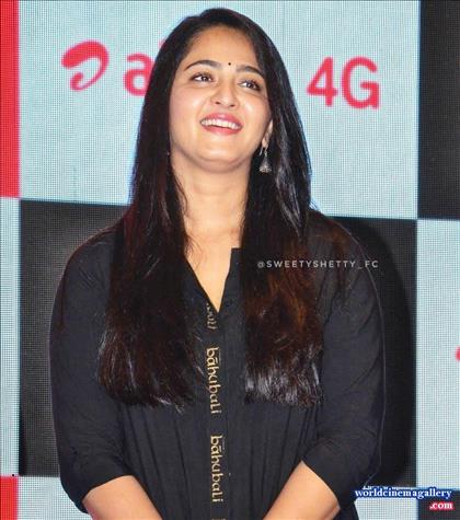 Anushka Shetty Hot Stills