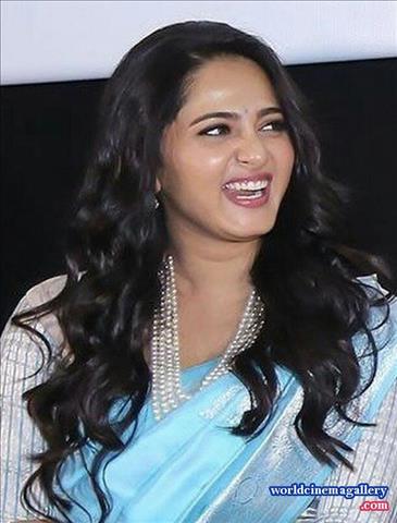 Anushka Shetty Hot Stills