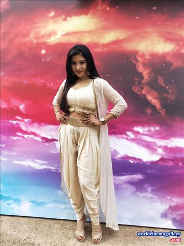 Sakshi Agarwal Stills at Orayiramkinakkalal movie Promotion