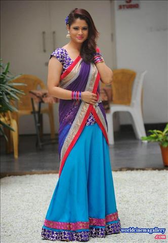 Shilpa Chakravarthy Stills in Half Saree