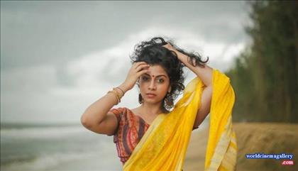 Shruti Hariharan latest Stills