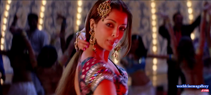 Aishwarya Rai in Kajra Re Item Songs from Bunty Aur Babli Movie