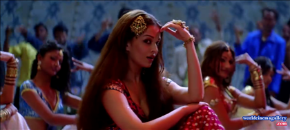 Aishwarya Rai in Kajra Re Item Songs from Bunty Aur Babli Movie