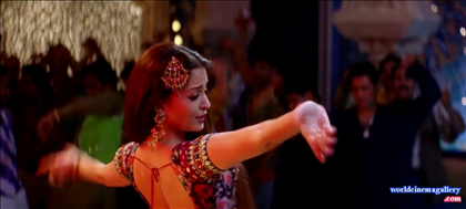 Aishwarya Rai in Kajra Re Item Songs from Bunty Aur Babli Movie