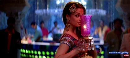 Aishwarya Rai in Kajra Re Item Songs from Bunty Aur Babli Movie