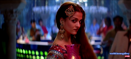 Aishwarya Rai in Kajra Re Item Songs from Bunty Aur Babli Movie