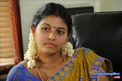 Anjali Stills At Sathi Leelavathi Movie