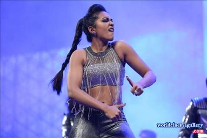 Catherine Tresa Hot Dance Performance At Filmfare Awards 2016