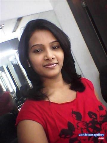 Dhivya Dhuraisamy TV anchor