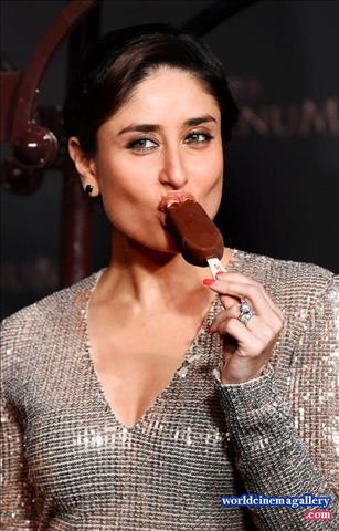 Kareena Kapoor Hot Ice Cream Stills