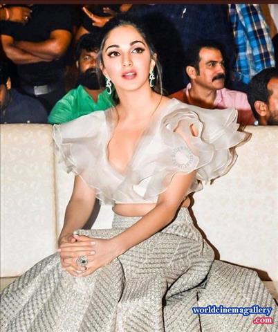 Kiara Advani Stills in Bharat Ane Nenu Movie