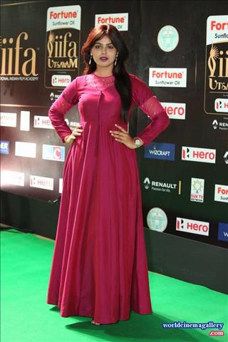 Monal Gajjar Stills At IIFA Utsavam Awards 2017