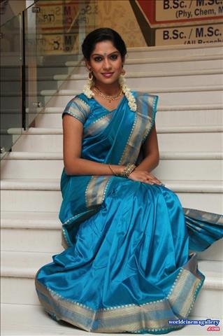 Swasika Blue Saree Stills At Appuchi Gramam Movie Audio Launch