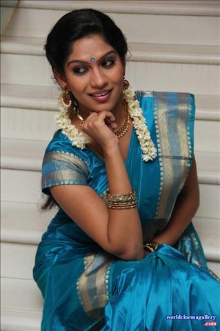 Swasika Blue Saree Stills At Appuchi Gramam Movie Audio Launch