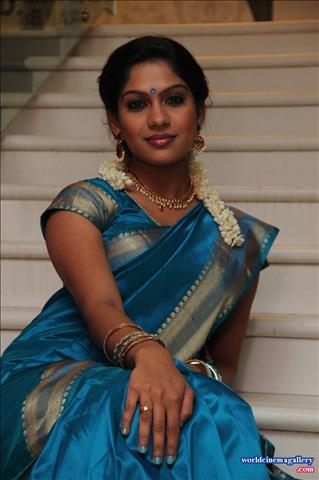 Swasika Blue Saree Stills At Appuchi Gramam Movie Audio Launch