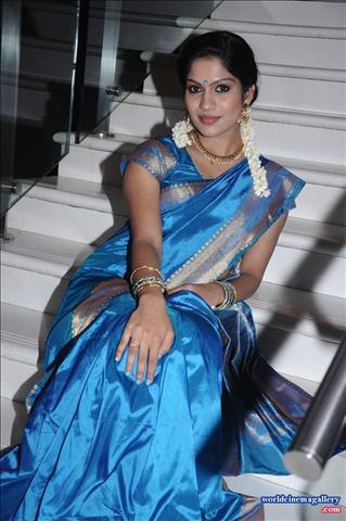 Swasika Blue Saree Stills At Appuchi Gramam Movie Audio Launch