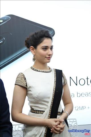 Tamanna Bhatia Mobile Store Launch