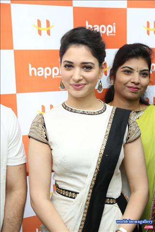Tamanna Bhatia Mobile Store Launch