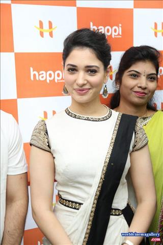 Tamanna Bhatia Mobile Store Launch