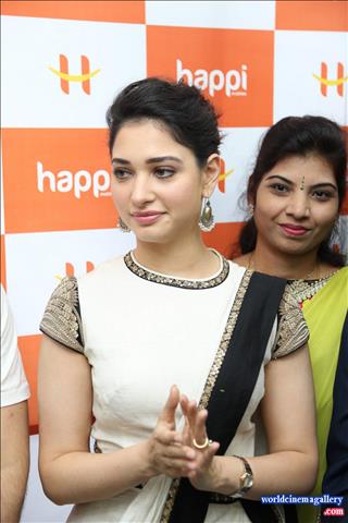 Tamanna Bhatia Mobile Store Launch